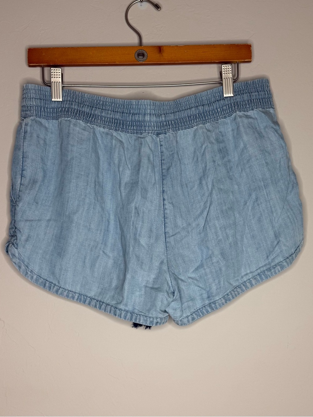 Vineyard Vines chambray tencel lyocell denim shorts drawstring size small - Picture 4 of 5